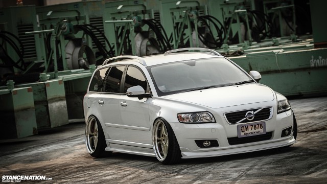 Stanced Flush Volvo V50 Wagon (3)