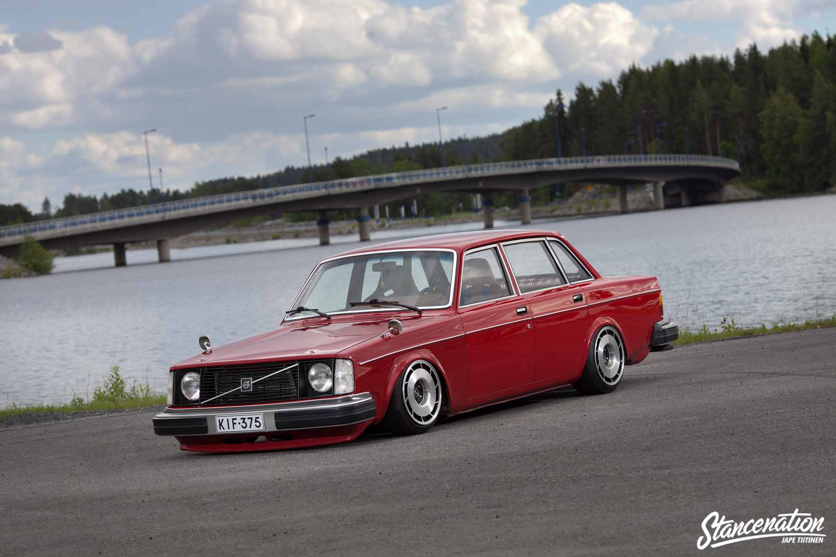 2JZ-Volvo-Slammed-77.jpg