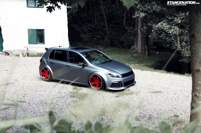 Stanced Volkwagen Golf GTI (17)