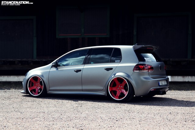 Stanced Volkwagen Golf GTI (8)