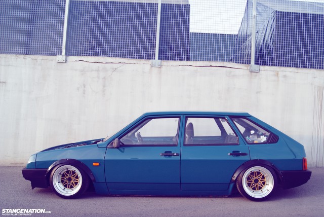 Stanced Russian Lada Samara (4)