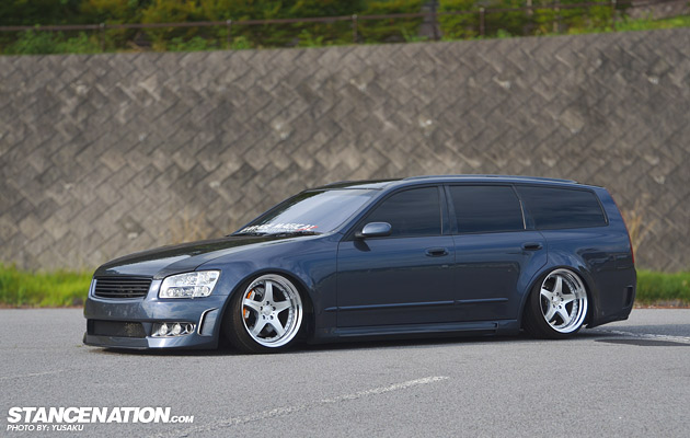 Slammed & Fitted Nissan Stagea M35 (1)