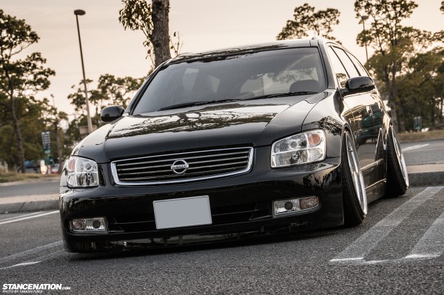 Stanced Nissan Stagea M35 Japan (8)