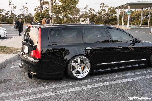 Stanced Nissan Stagea M35 Japan (4)