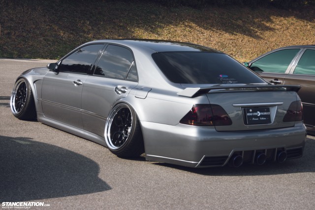 Widebody Custom VIP Toyota Crown (7)