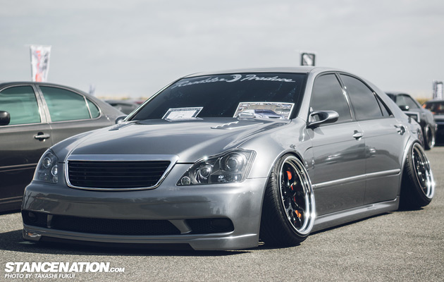 Widebody Custom VIP Toyota Crown (1)