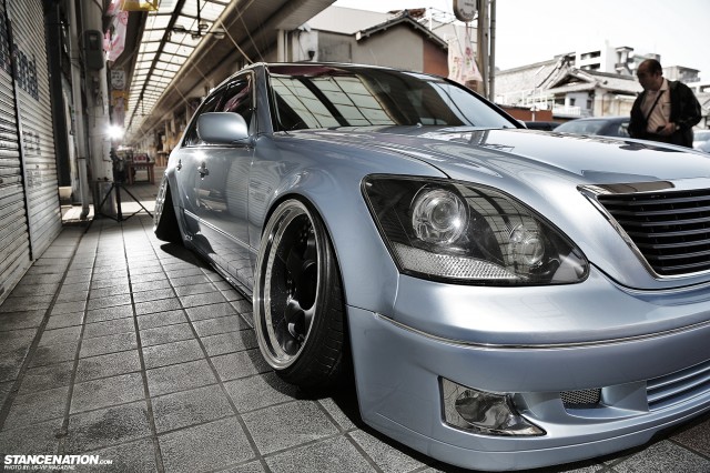 Slammed Toyota Celsior Japan VIP (9)