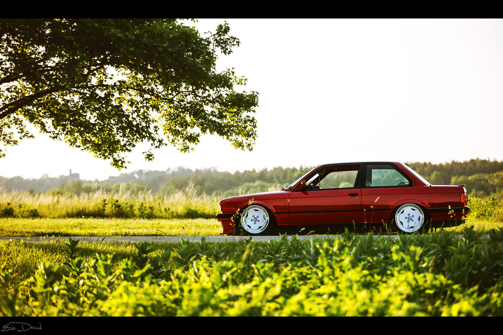 Awesome photo, awesome BMW E30!  StanceNation™ // Form gt; Function