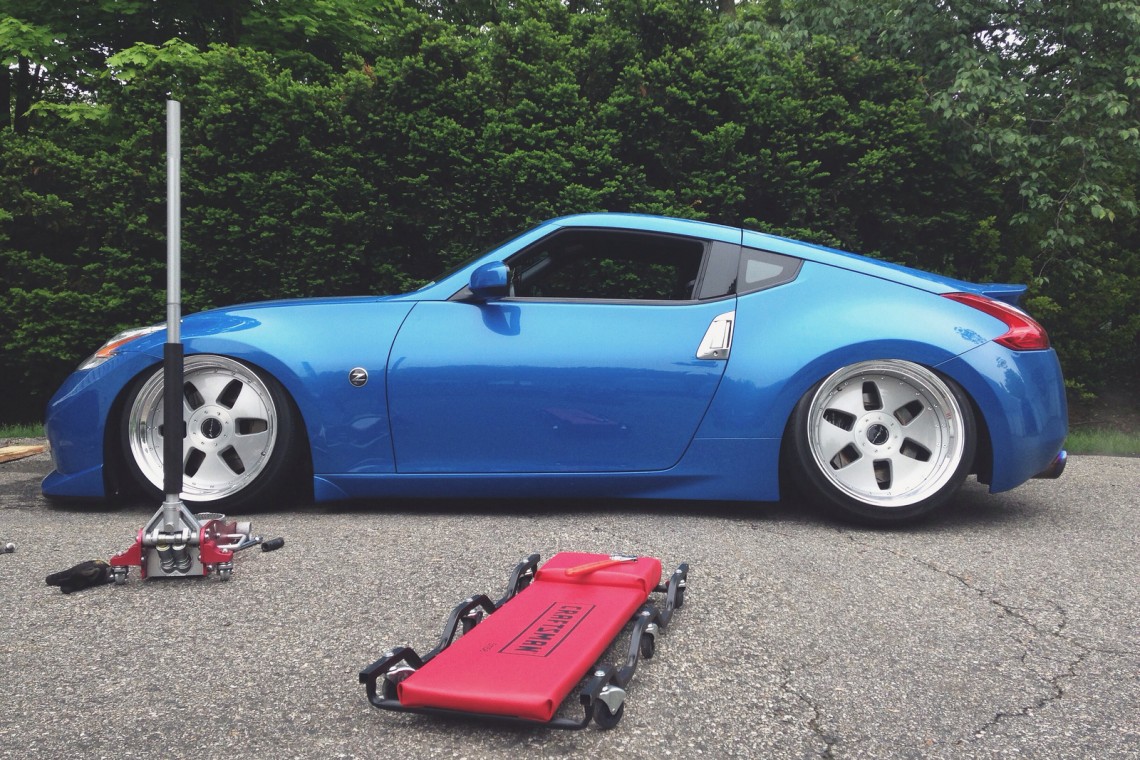 slammed nissan 370z