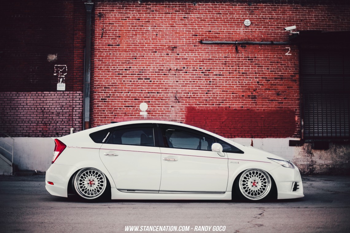 Slammed & Bagged Toyot Prius-2