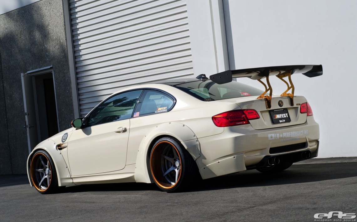 liberty-walk-bmw-e92-m3-will-make-you-run-to-mommy-photo-gallery_13