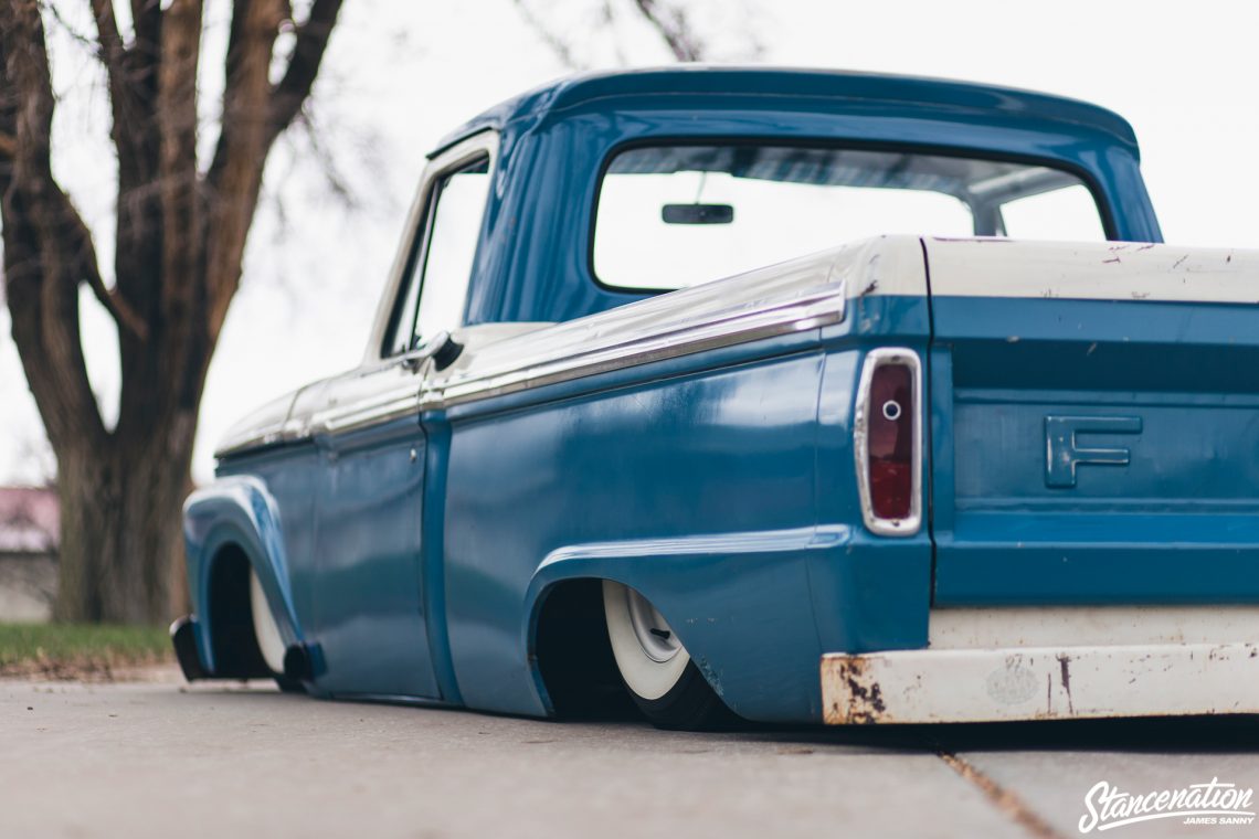 Slammed Ford F100-4